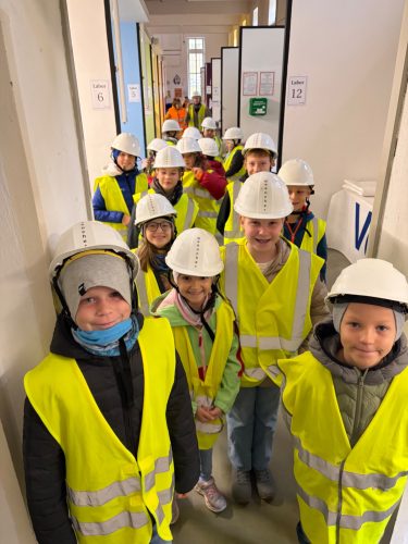 hdimg3f0351faff1bfb416e5f6b974a7d49