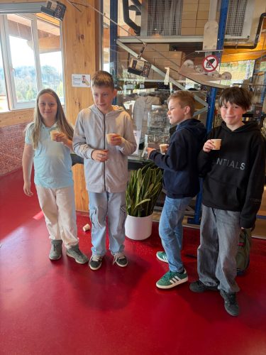 hdimg5efd0d055b3b854b55e0a7792347c3