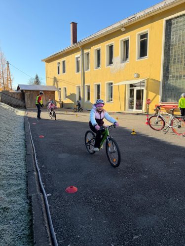 hdimg7bfd100607448e88d5ec0c26d1fd4c